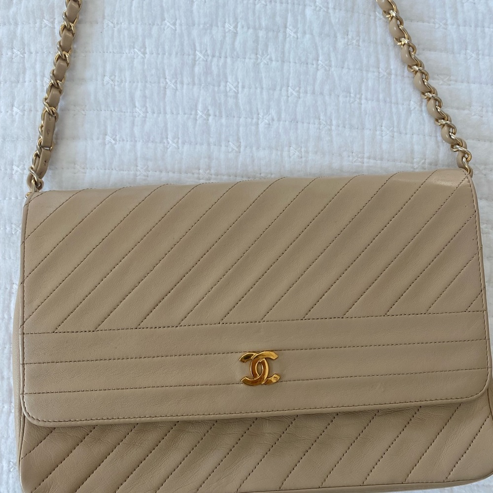 Vintage Chanel Single Flap tan w gold hardware